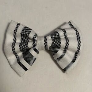 checkered bow